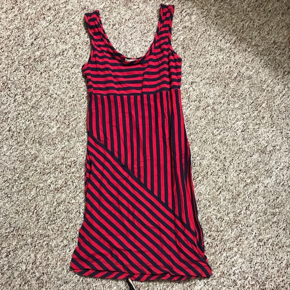 Red Dress - Picture 1 of 3